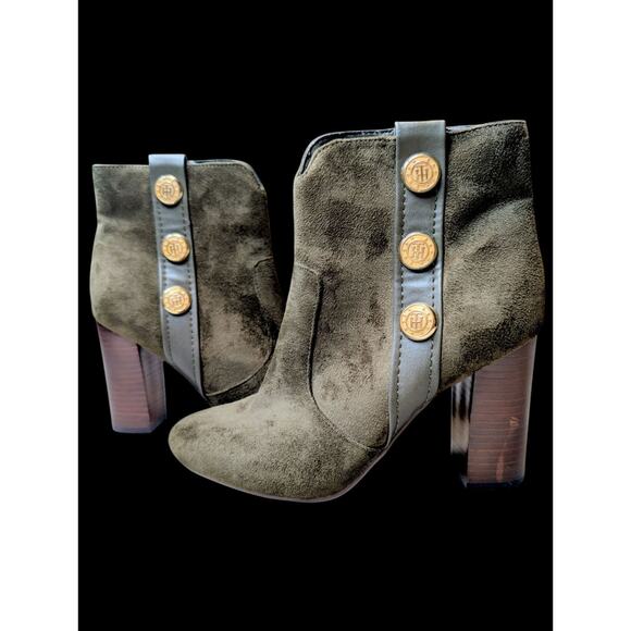 Tommy Hilfiger Olive Green Faux Suede Lined Ankle Boots Sz 6M Gold Accents Boho - Picture 1 of 9